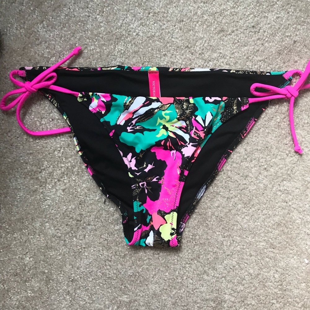 Victoria’s Secret bathing suit bottoms, small